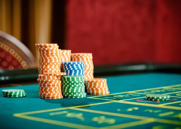 grapwin platform interface showing football, live-dealer, slots, and esports categories